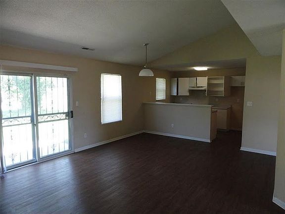 5th image of 2601 N Temple Ave