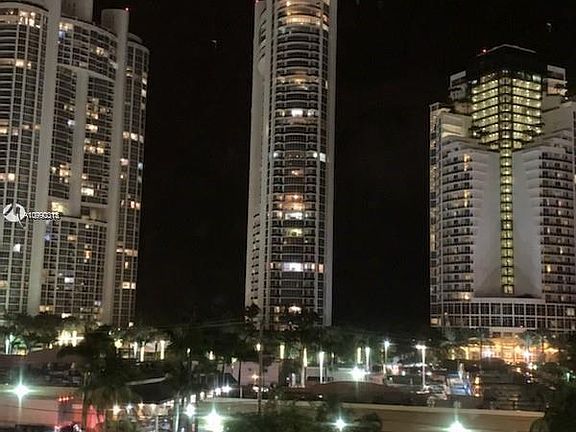 5th image of 250 18th Dr Floor 406