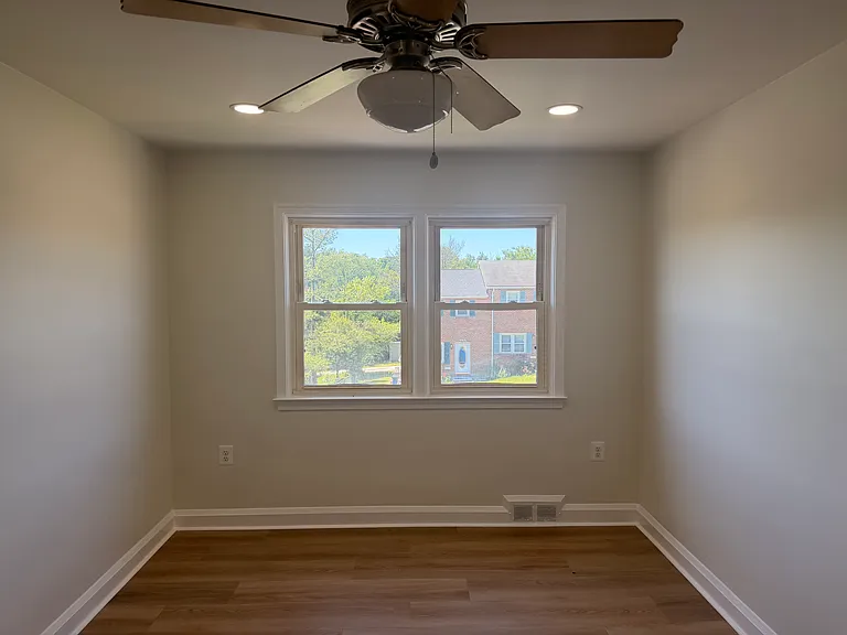 1078 Downton Rd — Photo 11