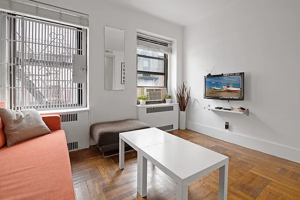 Sold by HomeDax Real Estate | media 2
