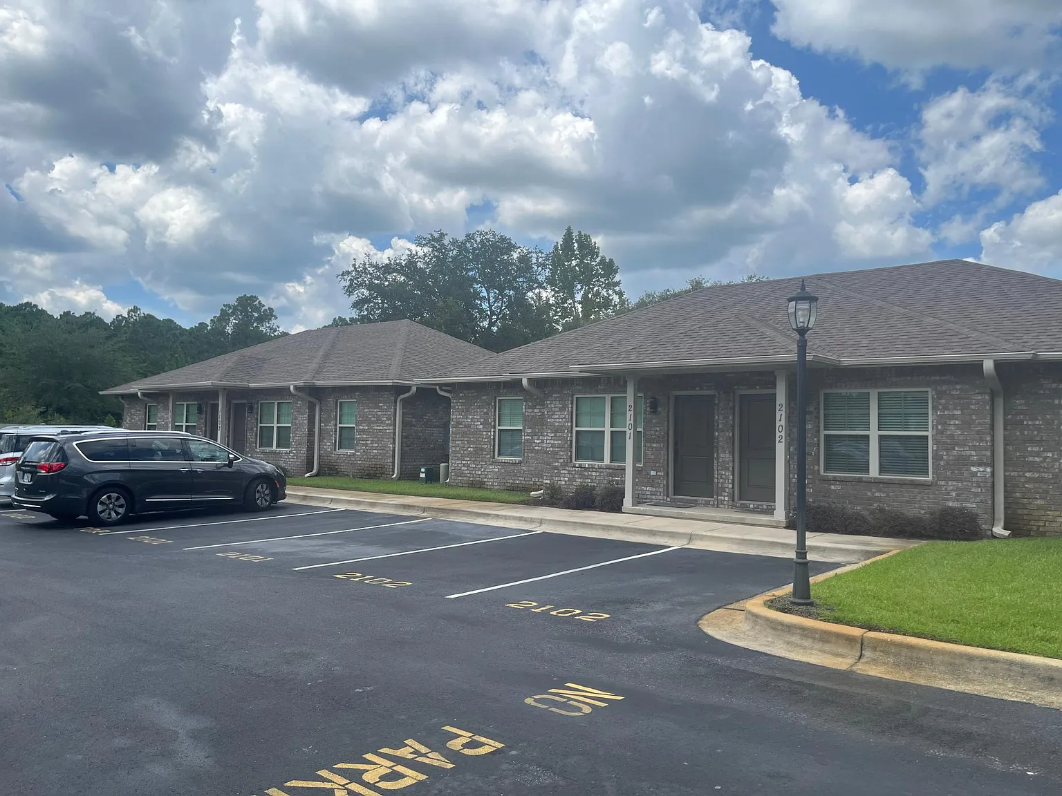 2 bed, 880 sqft, $1,525 — Photo 3