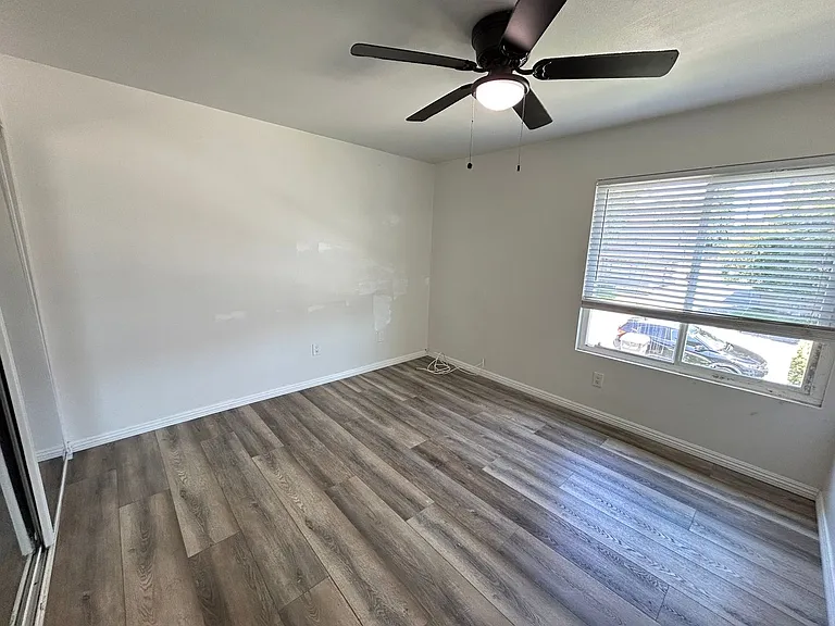 141 N Fonda St — Photo 23