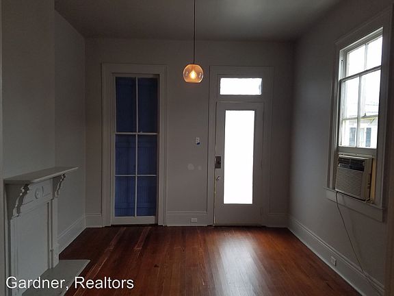 3rd image of 1122-1124 N Robertson St #1124
