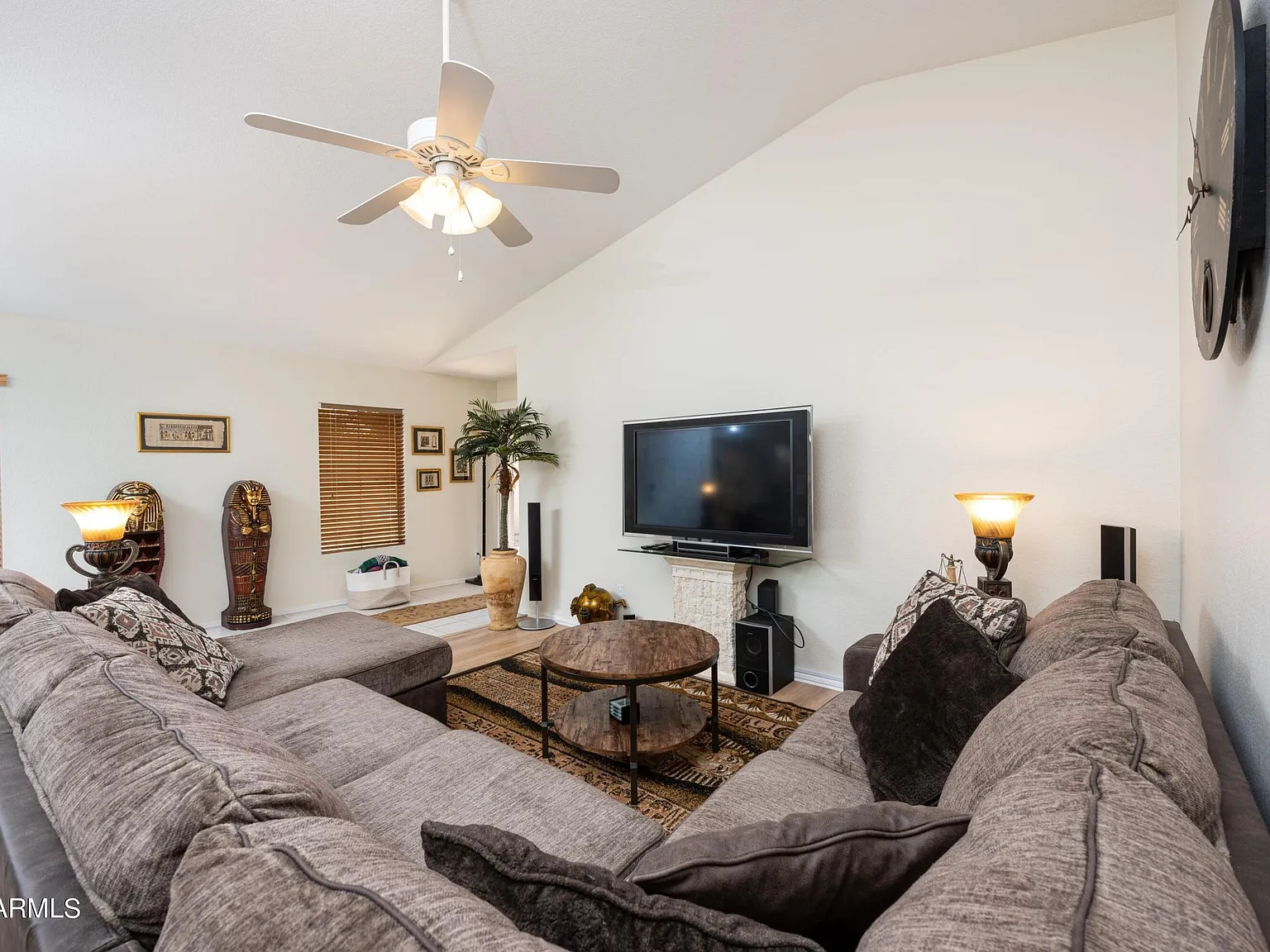 3 bed, 1279 sqft, $3,000 — Photo 4