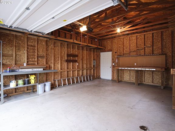 4th image of 5101 NE 121st Ave Unit 132