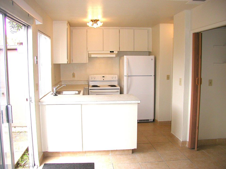 1st image of 3419 Prince Albert Ct