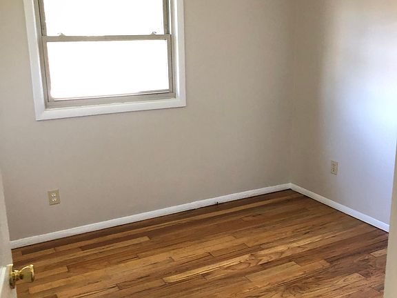 5th image of 1427 Seward Dr