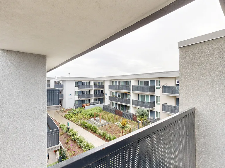 Eight 80 Newport Beach — Photo 189