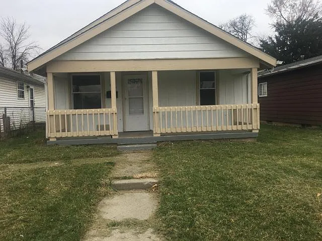 679 Dexter Ave photo 1
