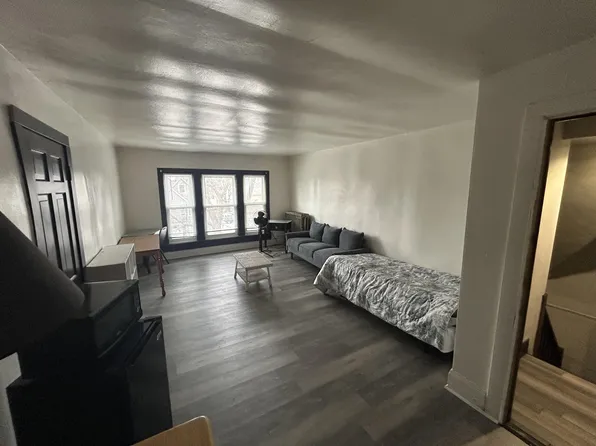 902 S 25th St #6, Milwaukee, WI 53204