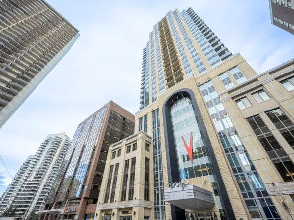 930 6th Ave SW #2801, Calgary, AB T2P 1J3