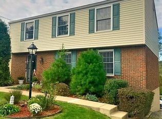 576 Catskill Dr, Pittsburgh, PA