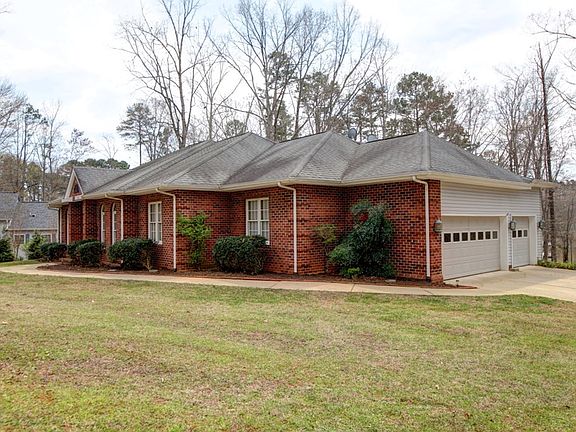 4th image of 426 Hazelnut Dr