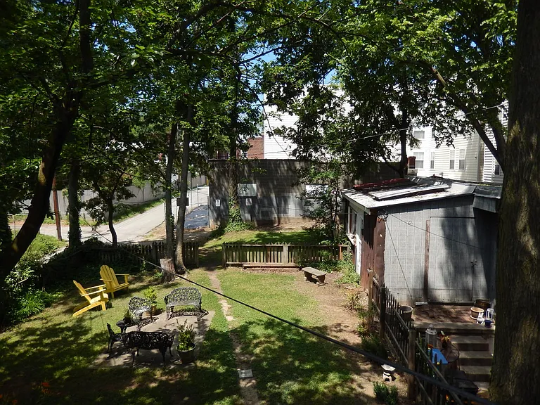 106 S Pine St — Photo 37