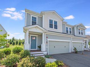 12 Locust Ln #12, Hopkinton, MA 01748