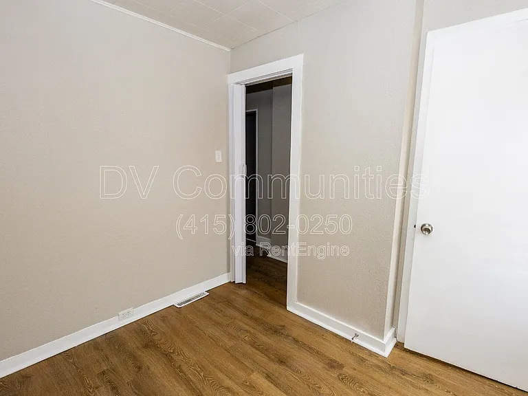 3818 Highland Rd — Photo 10