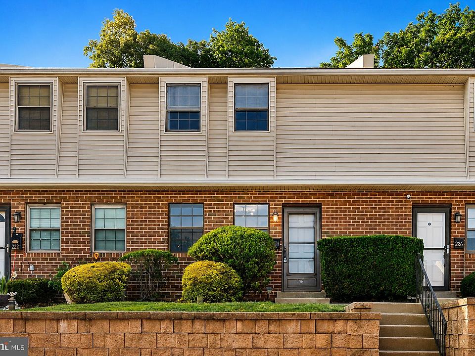1st image of 224 Holly Dr