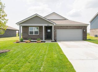 915 Saddlebrook Farms Blvd, Whiteland, IN