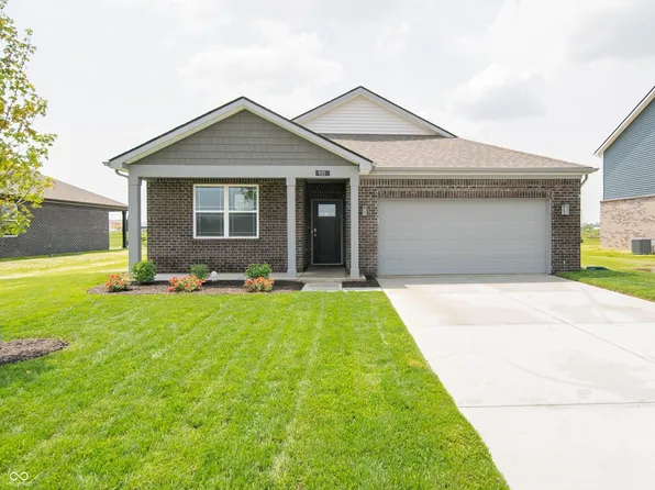 915 Saddlebrook Farms Blvd, Whiteland, IN 46184