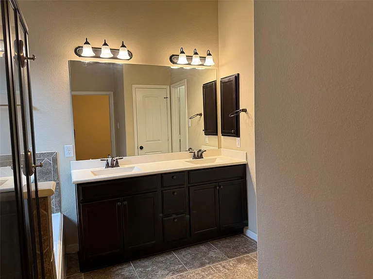24311 Piazza Dr — Photo 17