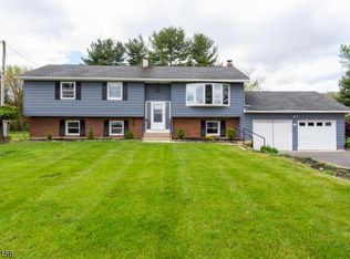 7 Whites Rd, Washington, NJ 07882