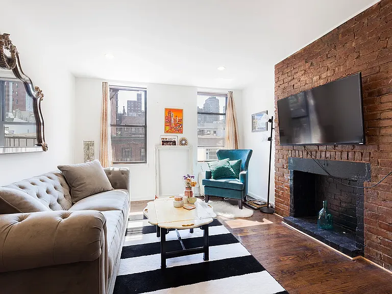 217 E 26th St #1B — Photo 1