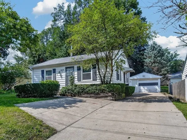 1444 63rd St, Windsor Heights, IA 50324