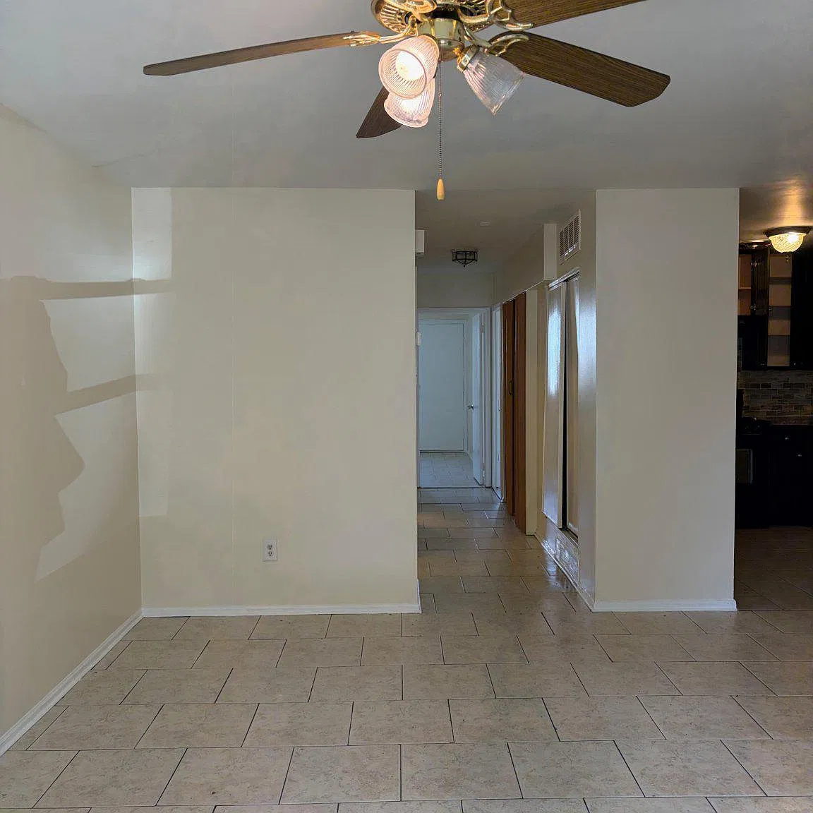 2 bed, 1.0 bath, 1847 sqft, $1,595 — Photo 3