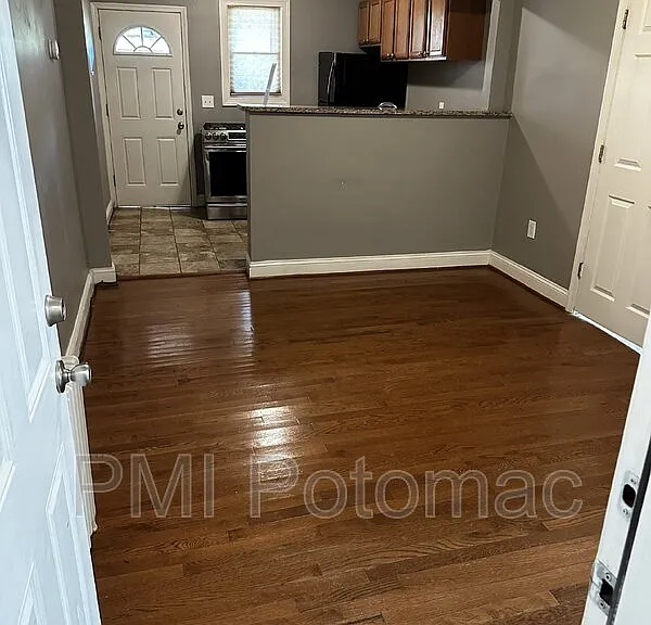 344 Main St #101 — Photo 8
