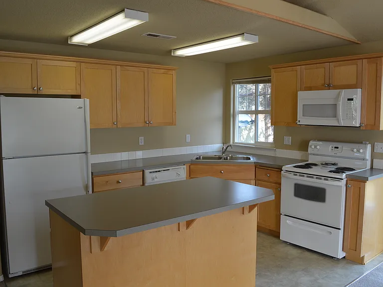 61121 Larkspur Loop — Photo 4