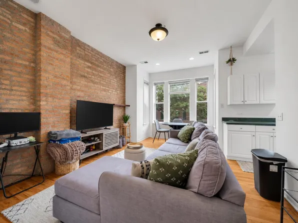 1309 W Ohio St APT 2F, Chicago, IL 60642