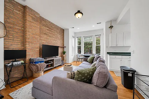 1309 W Ohio St #2F Photo 1