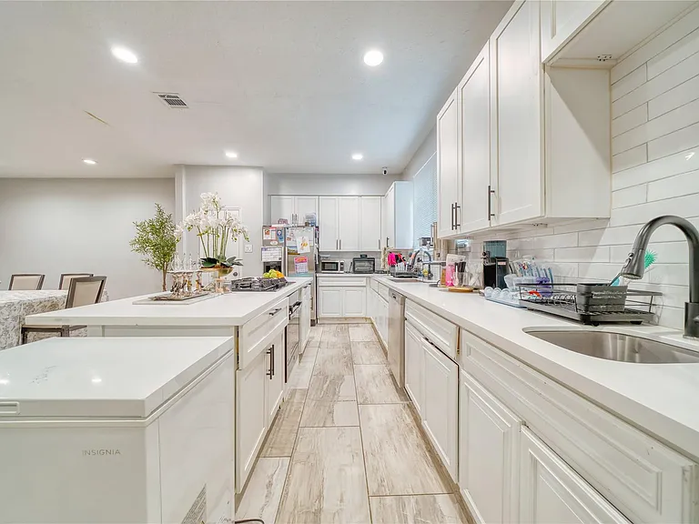 7606 Portal Dr — Photo 28