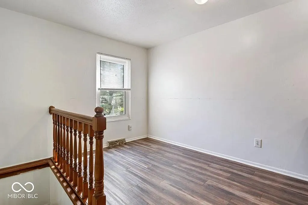 10064 Penrith Dr — Photo 2