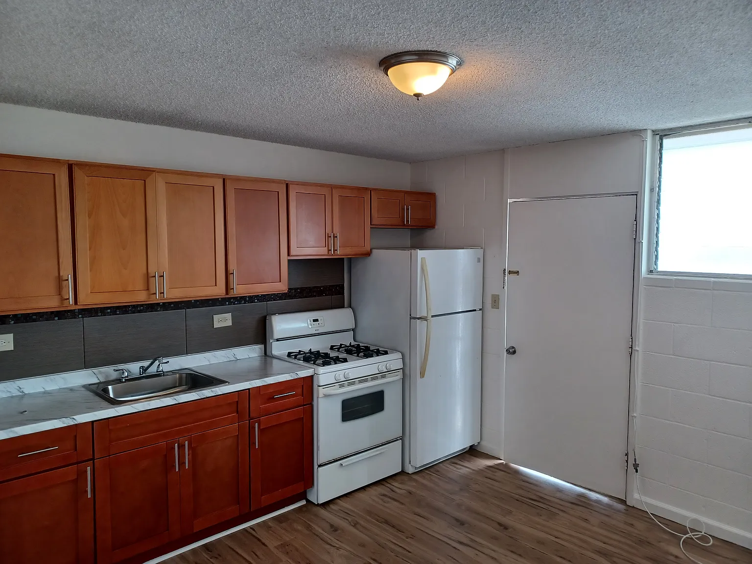 1 bed, 400 sqft, $1,750 — Photo 3