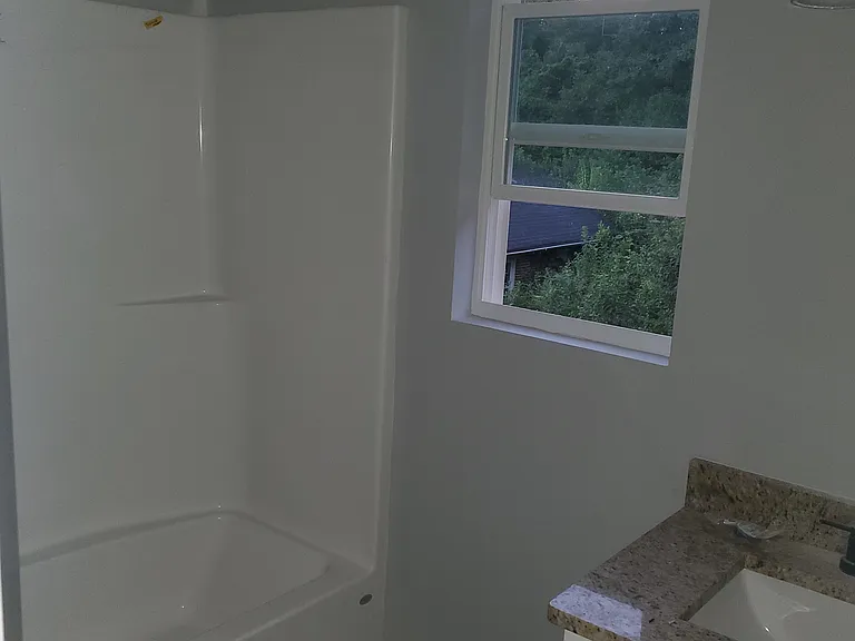 1008 Clay Ave — Photo 5