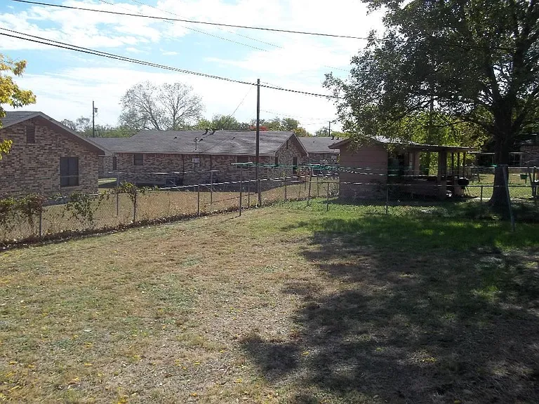 303 Margaret Lee St — Photo 10