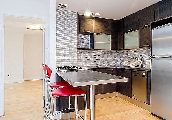 4th image of 253 W 73rd St APT 13B