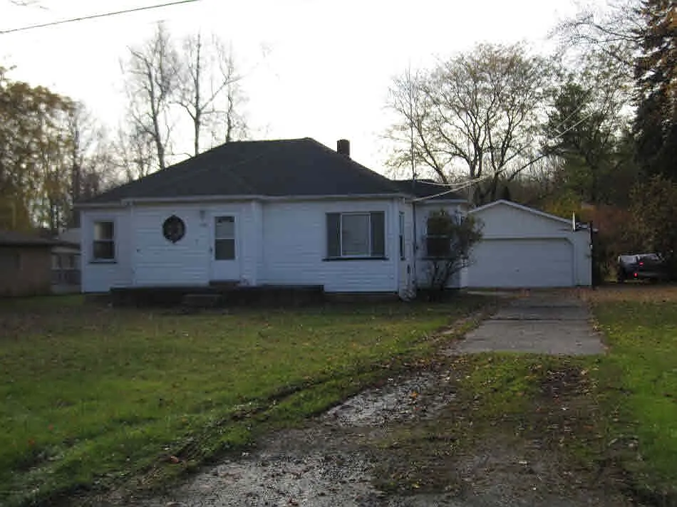 2559 W Midland Rd photo 1