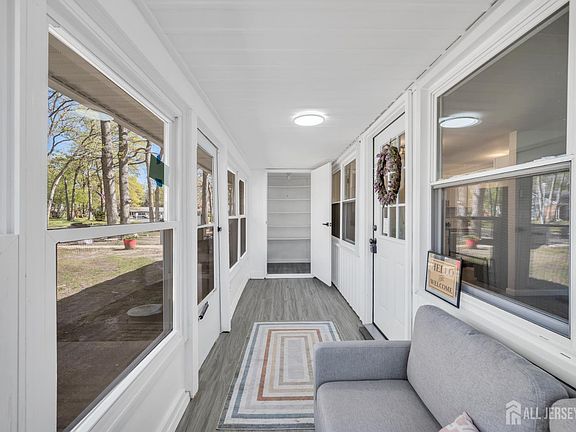 5th image of 470 Thornbury Ct #F