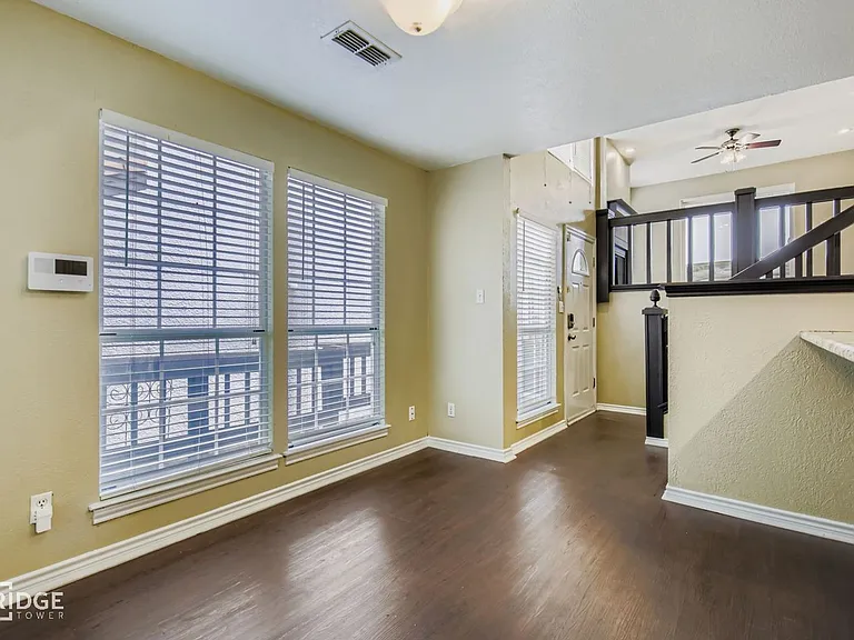 3323 Augusta Blvd — Photo 8