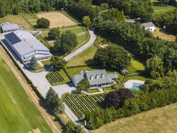 1810 Main Rd, Jamesport, NY 11947