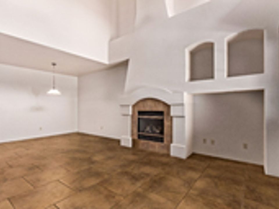 1st image of 630 E Harvill Dr #38dfe9731