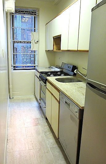 1st image of 17 W 64th St APT 3F