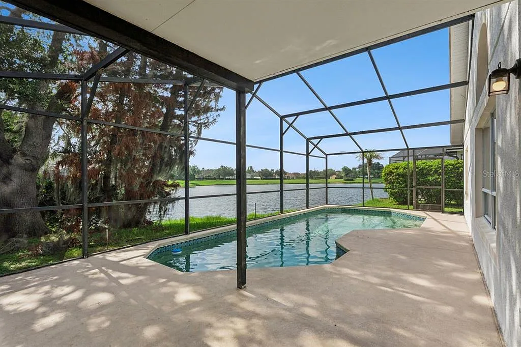 4 bed, 2.5 bath, 2274 sqft, $3,100 — Photo 4