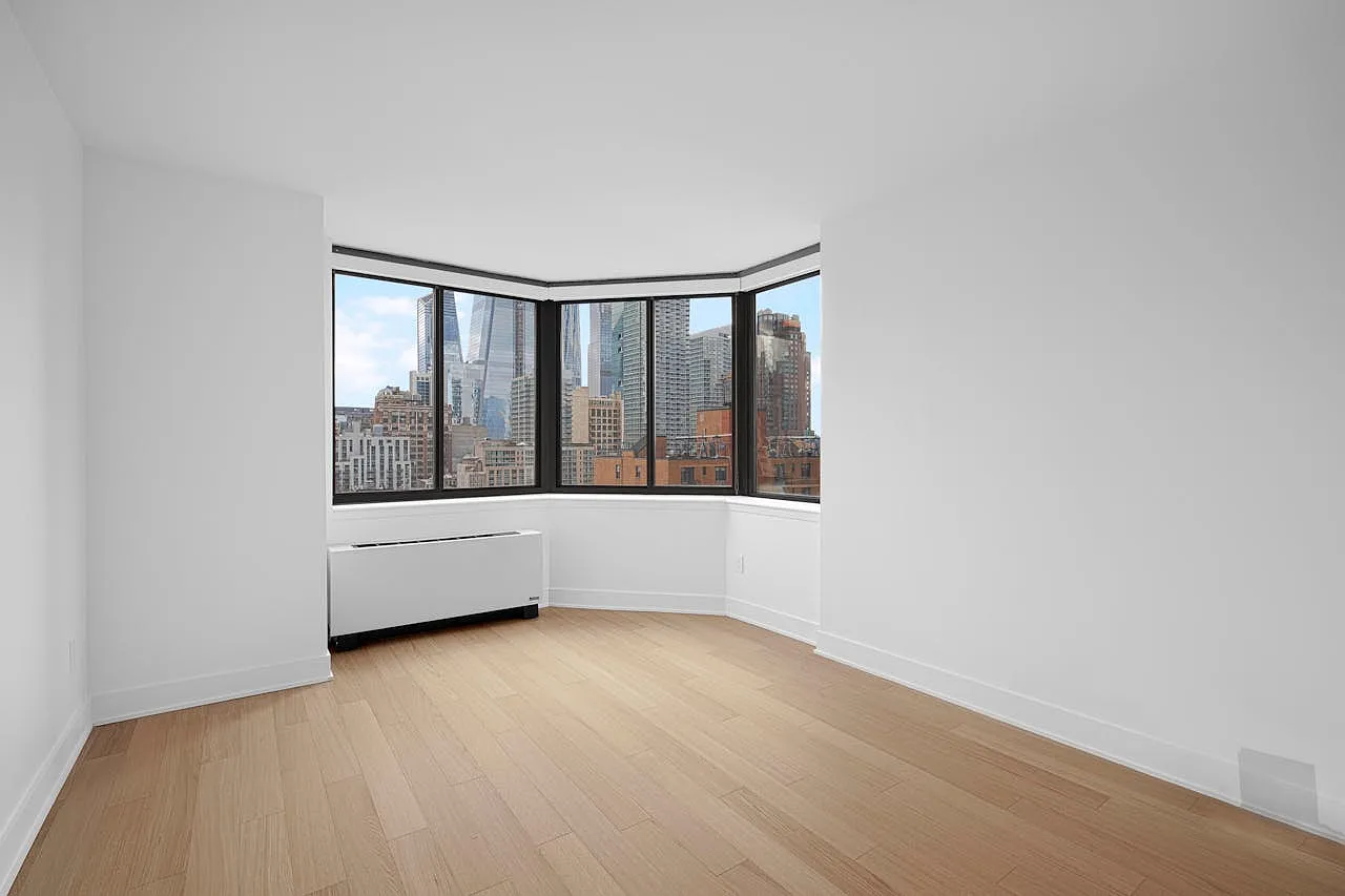 420 West 42nd Street — Photo 3