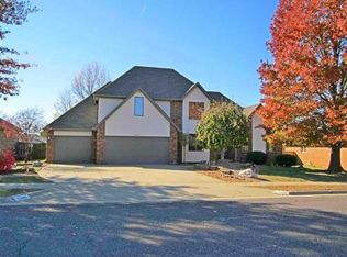 5445 S Parkhill Ave, Springfield, MO 65810