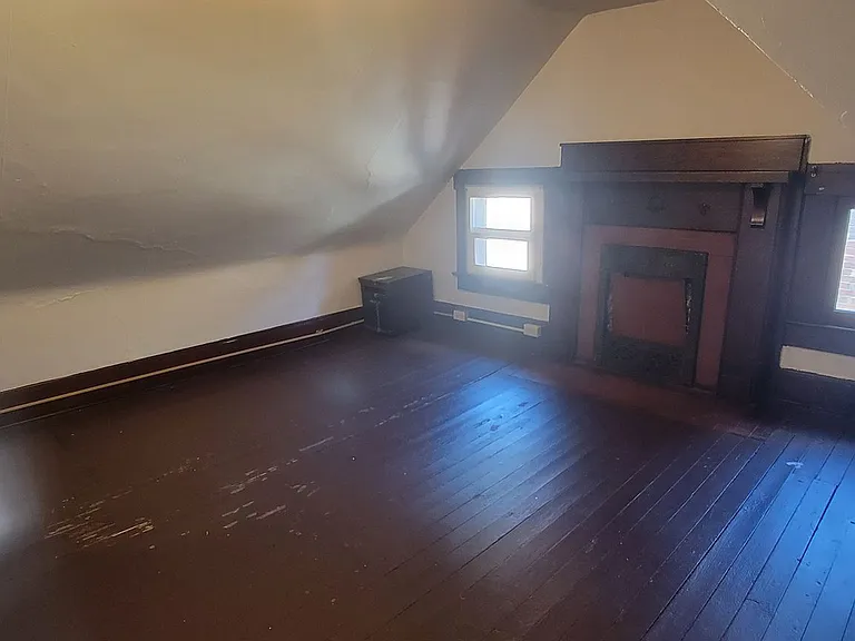2015 Summit St — Photo 39