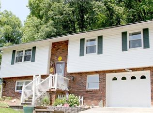 149 Mountaineer Ln, Charleston, WV 25312