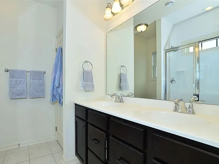 202 Venango Trl — Photo 2